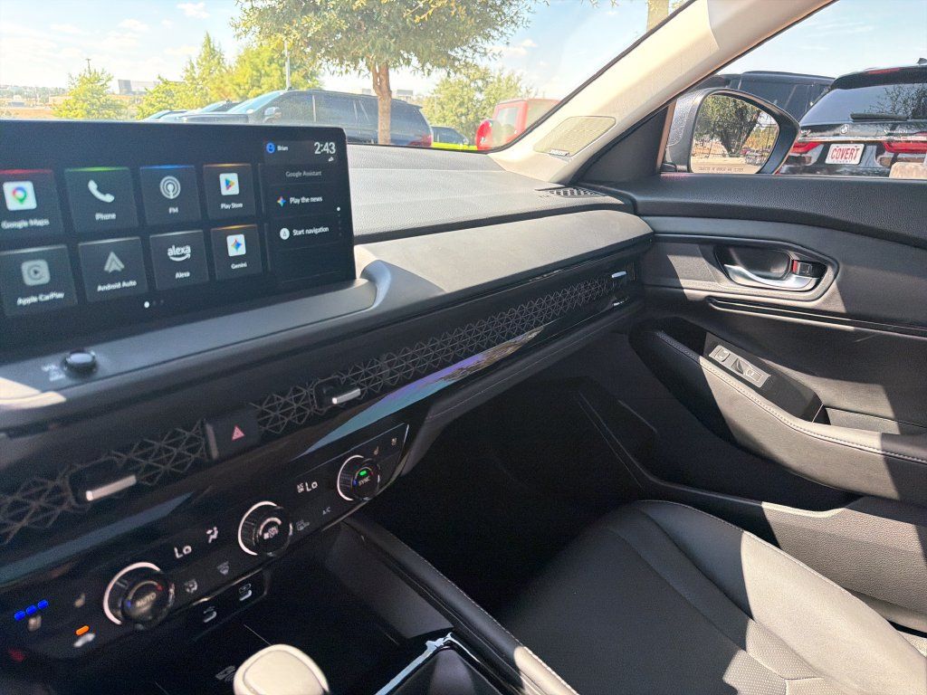 Used 2025 Honda Accord Touring image 21