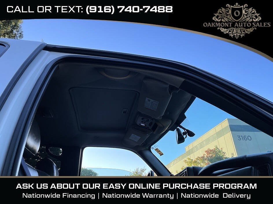 Used 2004 Chevrolet Avalanche 2500 w/ Preferred Equipment Group AWD/4WD image 17