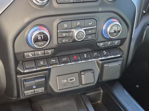 Used 2021 GMC Sierra 3500 SLT w/ SLT Premium Package AWD/4WD image 22