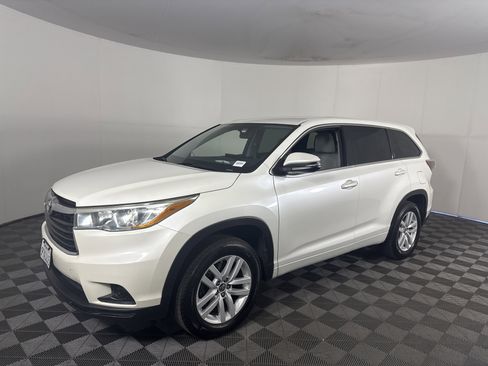 Used 2016 Toyota Highlander LE image 8