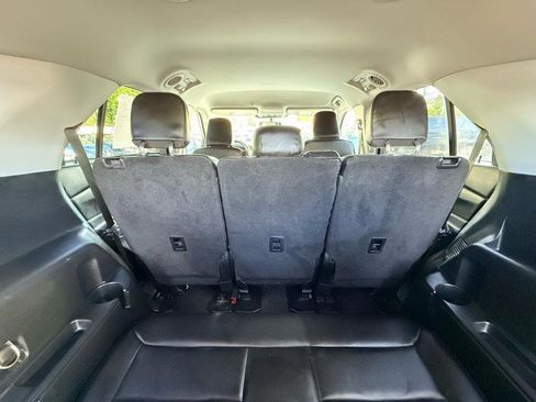 Used 2022 Ford Explorer XLT w/ Equipment Group 202A AWD/4WD image 9