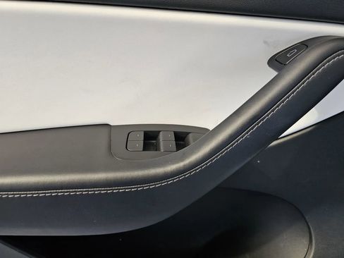 Used 2021 Tesla Model Y Long Range AWD/4WD image 13