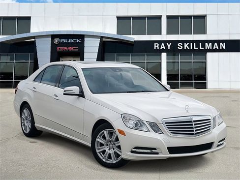 Used 2013 Mercedes-Benz E 350 4MATIC Sedan image 1