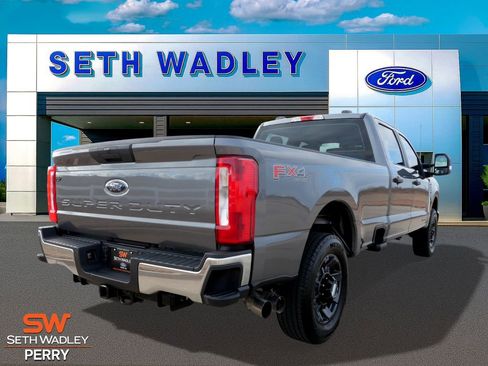 Used 2025 Ford F250 XL w/ FX4 Off-Road Package image 8