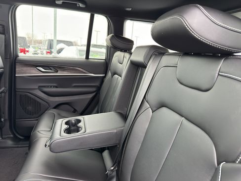 New 2025 Jeep Grand Cherokee Limited w/ Trailer Tow Package image 34