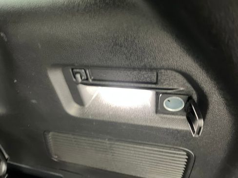 Used 2025 Ford Explorer Active image 39