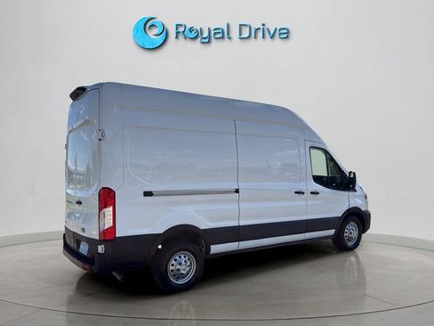 Used 2022 Ford Transit 250 148 High Roof AWD image 5