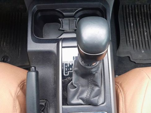 Used 2017 Toyota Tacoma TRD Off-Road w/ Tow Package image 10