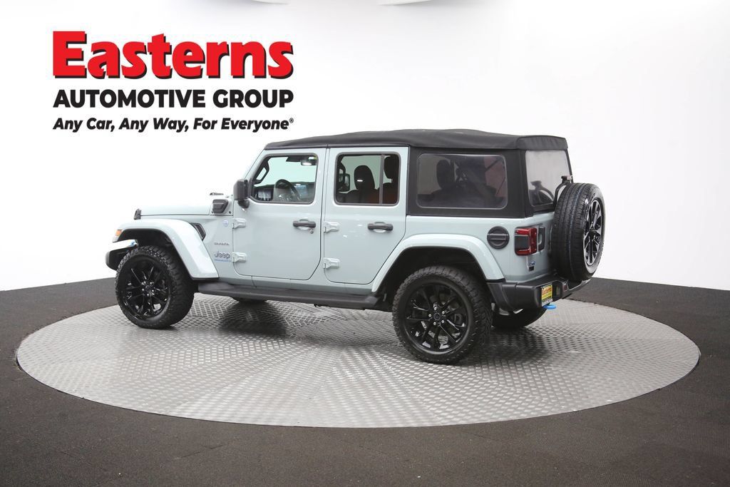 Used 2024 Jeep Wrangler Unlimited Sahara w/ Technology Group AWD/4WD image 62