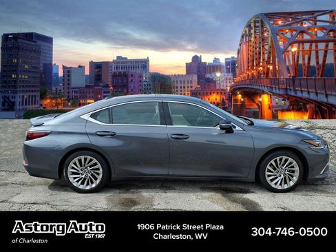 Used 2022 Lexus ES 350 Ultra Luxury w/ Accessory Package 2 image 2