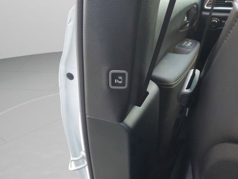 New 2026 Chrysler Voyager LX image 11