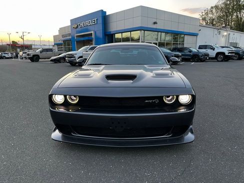 Used 2018 Dodge Challenger SRT Hellcat image 3
