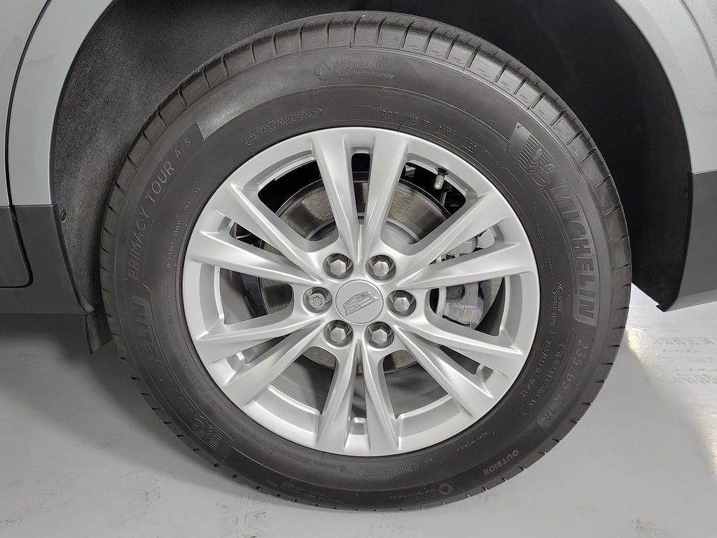 Certified 2025 Cadillac XT5 Luxury FWD image 9