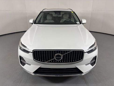 Used 2023 Volvo XC60 B5 Ultimate w/ Protection Package FWD image 3