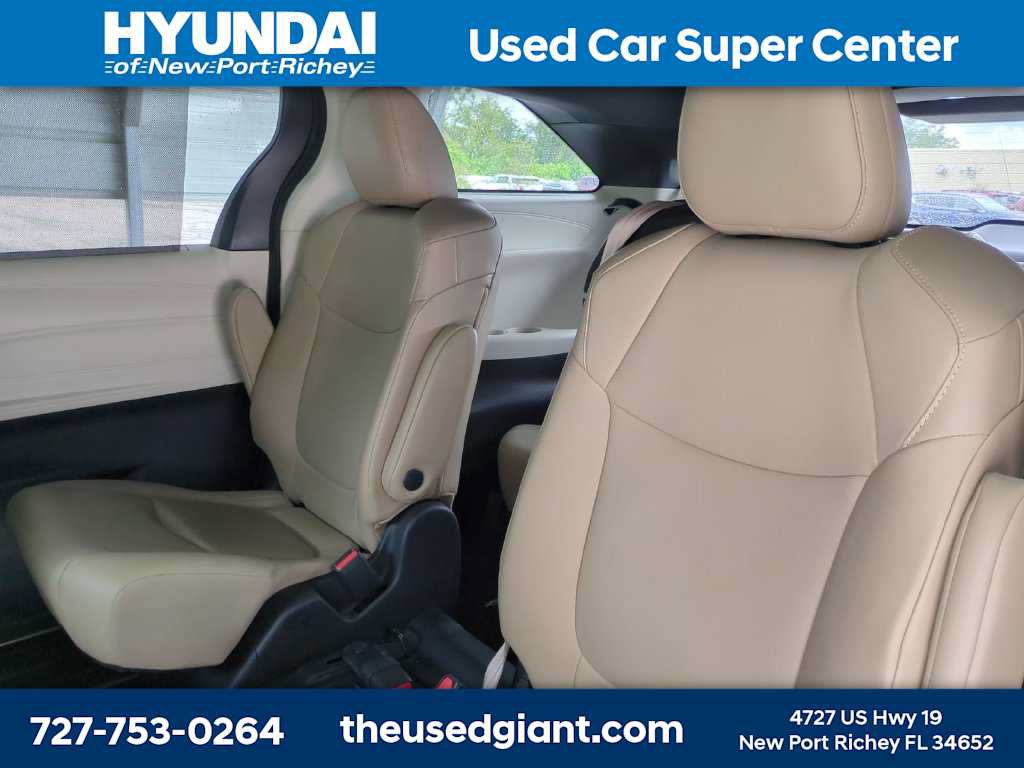Used 2022 Toyota Sienna XLE FWD image 15
