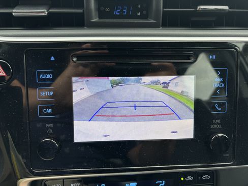 Used 2018 Toyota Corolla SE w/ Carpet Mat Package (TMS) FWD image 27