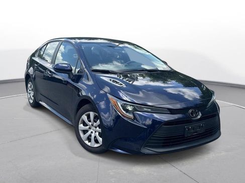 Used 2024 Toyota Corolla LE FWD image 4