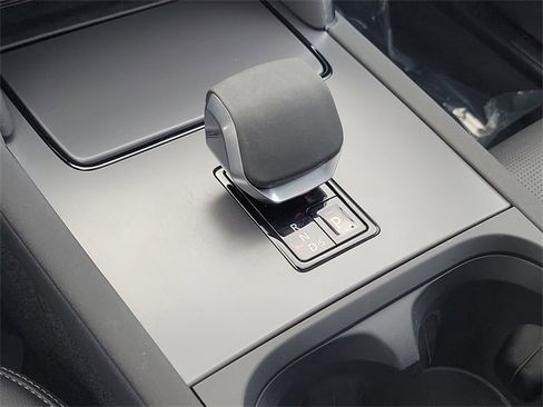 Used 2025 Land Rover Discovery Sport Dynamic SE image 33