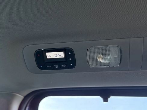 Used 2016 Honda Odyssey Touring Elite image 45