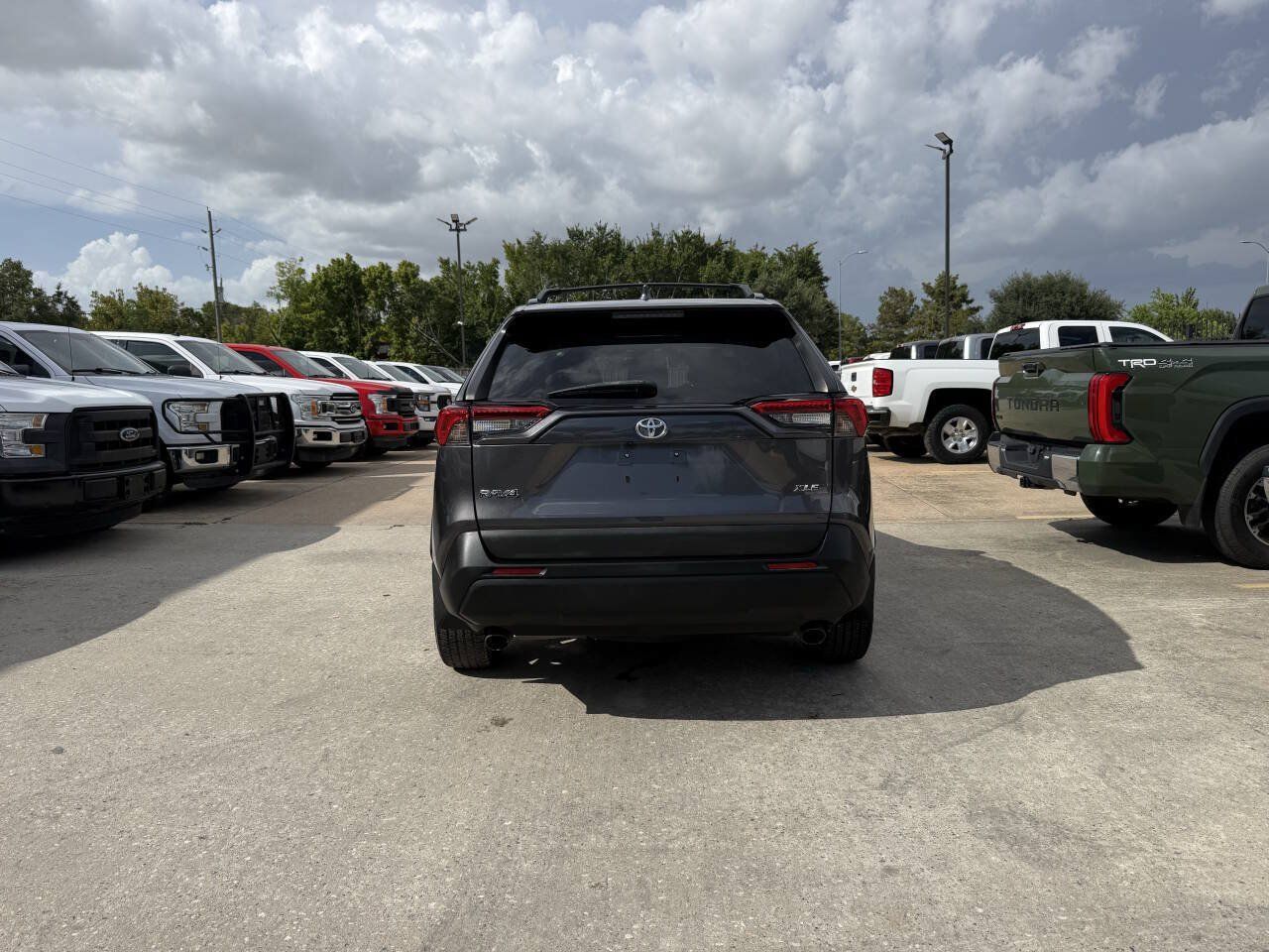 Used 2021 Toyota RAV4 XLE Premium FWD image 39