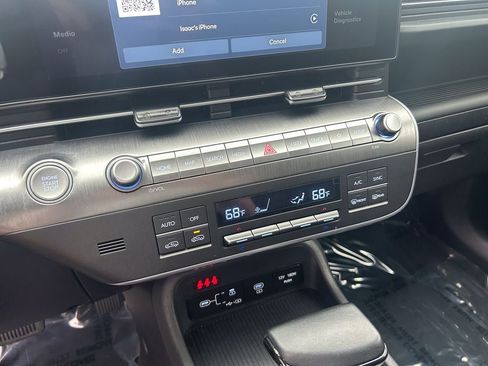 Used 2025 Hyundai Kona SEL FWD image 24