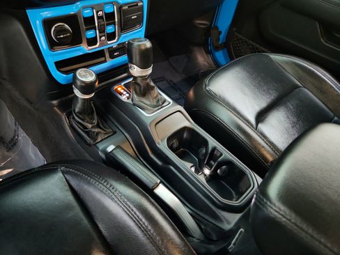 Used 2021 Jeep Wrangler Unlimited Sahara AWD/4WD image 21