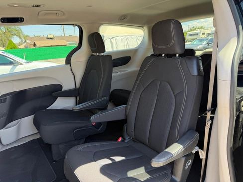 Used 2020 Chrysler Voyager LX FWD image 44