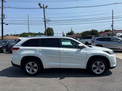 Used 2017 Toyota Highlander Limited w/ Protection Package #3 AWD/4WD image 8