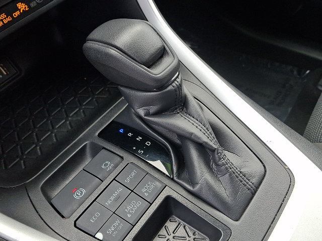 Certified 2024 Toyota RAV4 LE AWD/4WD image 10