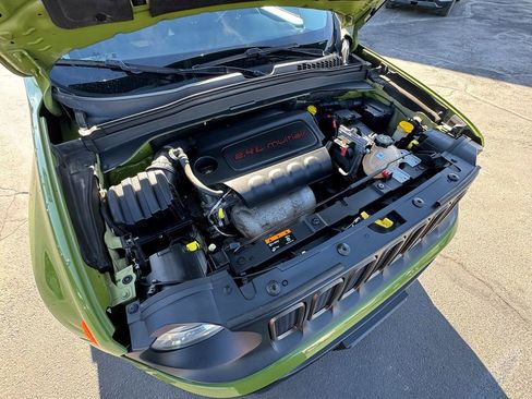 Used 2016 Jeep Renegade 75th Anniversary image 35