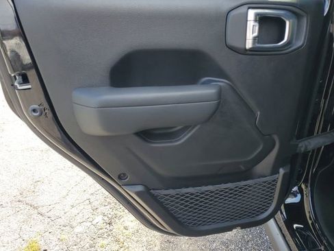 Used 2024 Jeep Wrangler Unlimited Rubicon w/ Convenience Group image 24