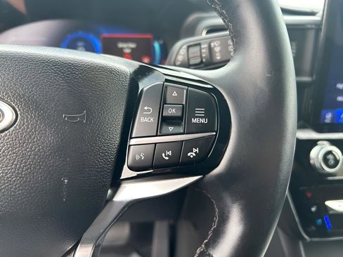 Used 2024 Ford Explorer Platinum w/ Technology Package AWD/4WD image 17