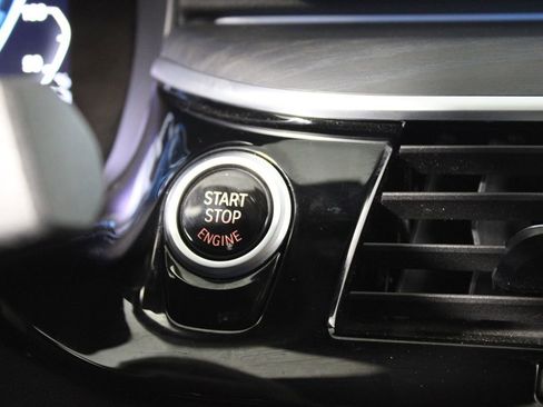 Used 2023 BMW 530e w/ M Sport Package image 15