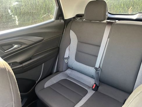 Used 2025 Chevrolet TrailBlazer LT image 37