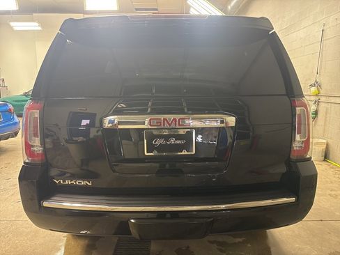 Used 2016 GMC Yukon Denali w/ Open Road Package image 9