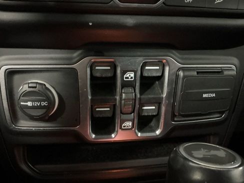 Used 2021 Jeep Wrangler Unlimited Sahara image 13