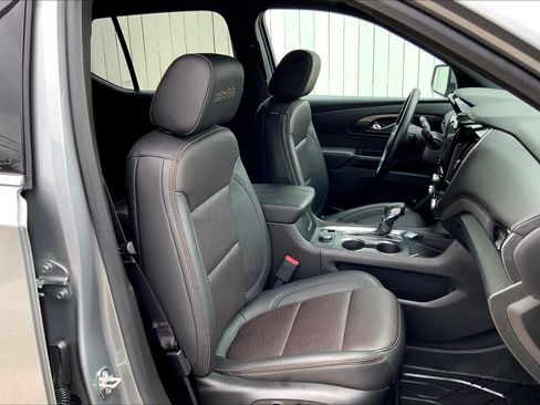 Used 2023 Chevrolet Traverse High Country w/ LPO, Floor Liner Package FWD image 8