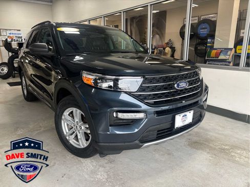 Certified 2024 Ford Explorer XLT w/ Equipment Group 202A AWD/4WD image 1