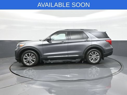 Used 2022 Ford Explorer Limited w/ Equipment Group 301A AWD/4WD image 4