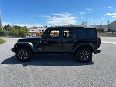 Used 2021 Jeep Wrangler Unlimited Sport image 8