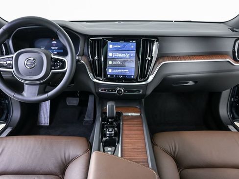 Certified 2025 Volvo V60 B5 Cross Country Plus image 19