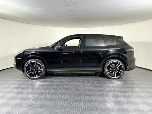 Certified 2023 Porsche Cayenne Platinum Edition AWD/4WD image 3