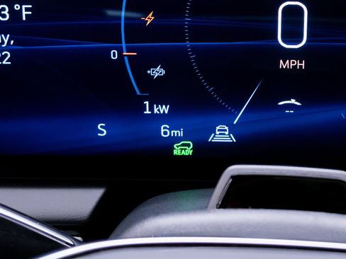 New 2026 Cadillac Optiq Sport 1 w/ LPO, Floor Liner Package AWD/4WD image 22