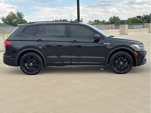 Used 2022 Volkswagen Tiguan SE R-Line AWD/4WD image 9