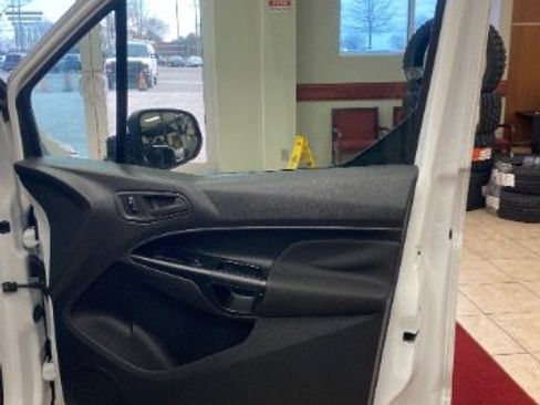 Used 2017 Ford Transit Connect XL image 17