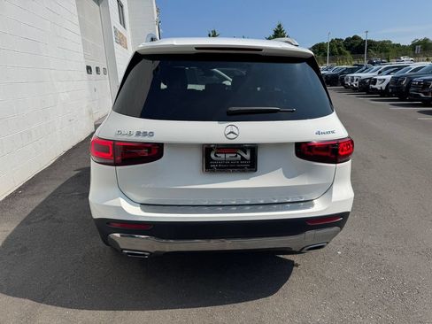 Used 2020 Mercedes-Benz GLB 250 4MATIC image 5