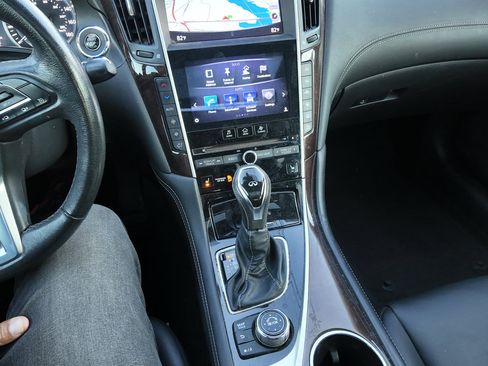 Used 2018 INFINITI Q50 Luxe w/ Essential Package (3.0T Luxe) image 10