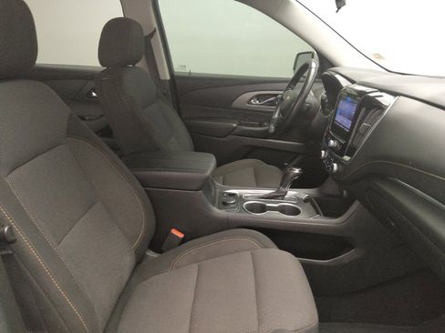 Used 2020 Chevrolet Traverse LT image 21