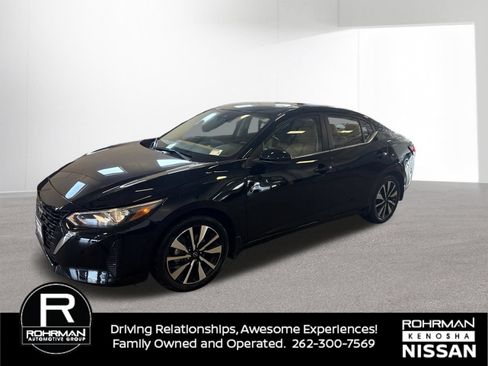 Used 2025 Nissan Sentra SV w/ SV Premium Package FWD image 1