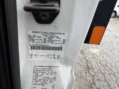 Used 2011 Ford F450 XL w/ XL Value Pkg RWD image 16